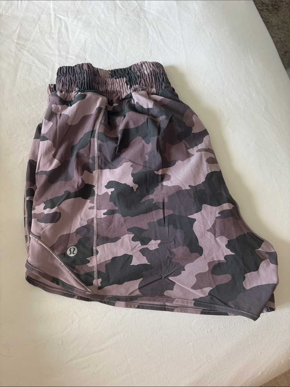 lululemon athletica Women's Camouflage Athletic Shorts — Mauve & Black